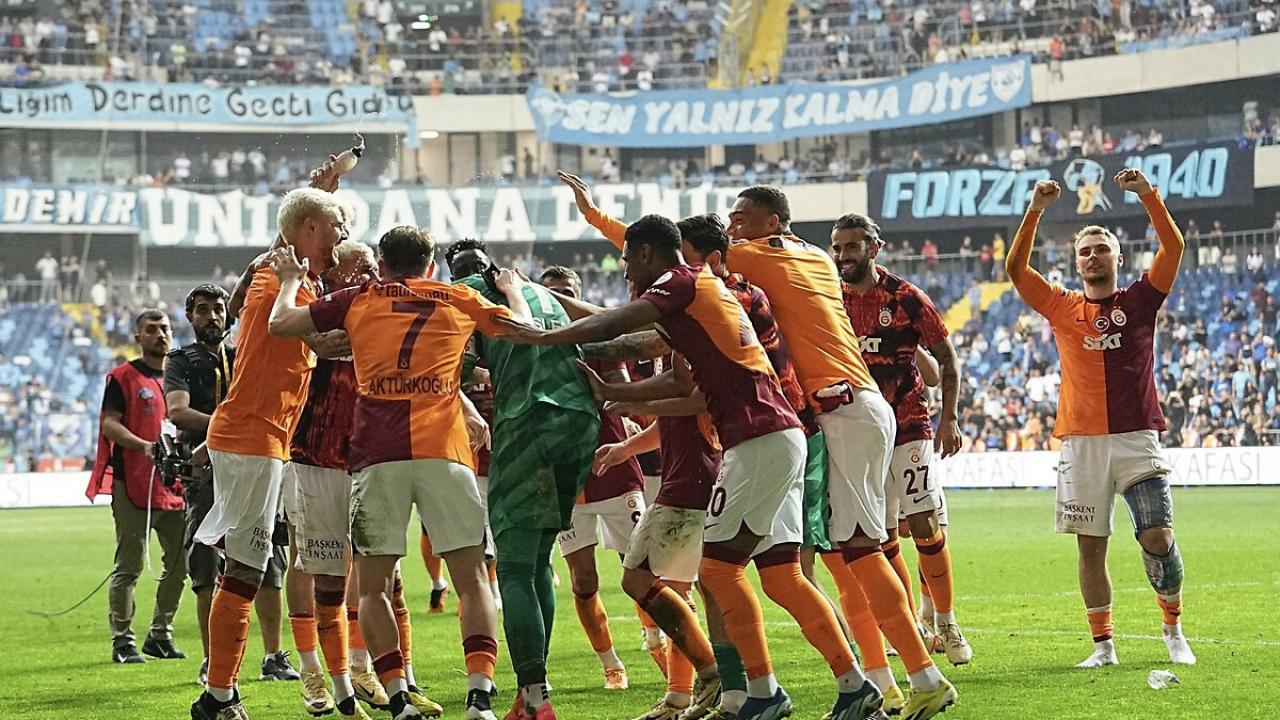 Galatasaray rekorlara doymuyor! Fenerbahçe’yi yakaladılar