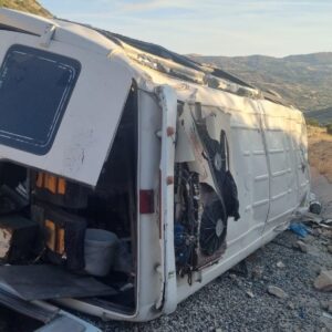 adiyamanda tarim iscilerini tasiyan minibus devrildi 19 yarali AtmgLPqs