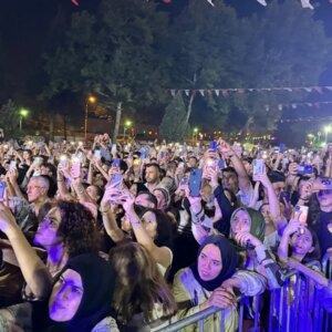 kahramanmaras fuarinda bayhan coskusu S3QiNhOD