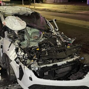 kaza sonrasi arac bu hale geldi 1 olu 3u agir 4 yarali AekDKj4b