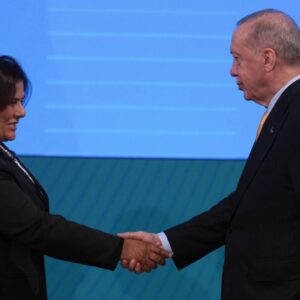 veli agbabadan aydin tepkisi hirsizligin bir tarafindan erdogan bir tarafinda cercioglu var mc5lVTML