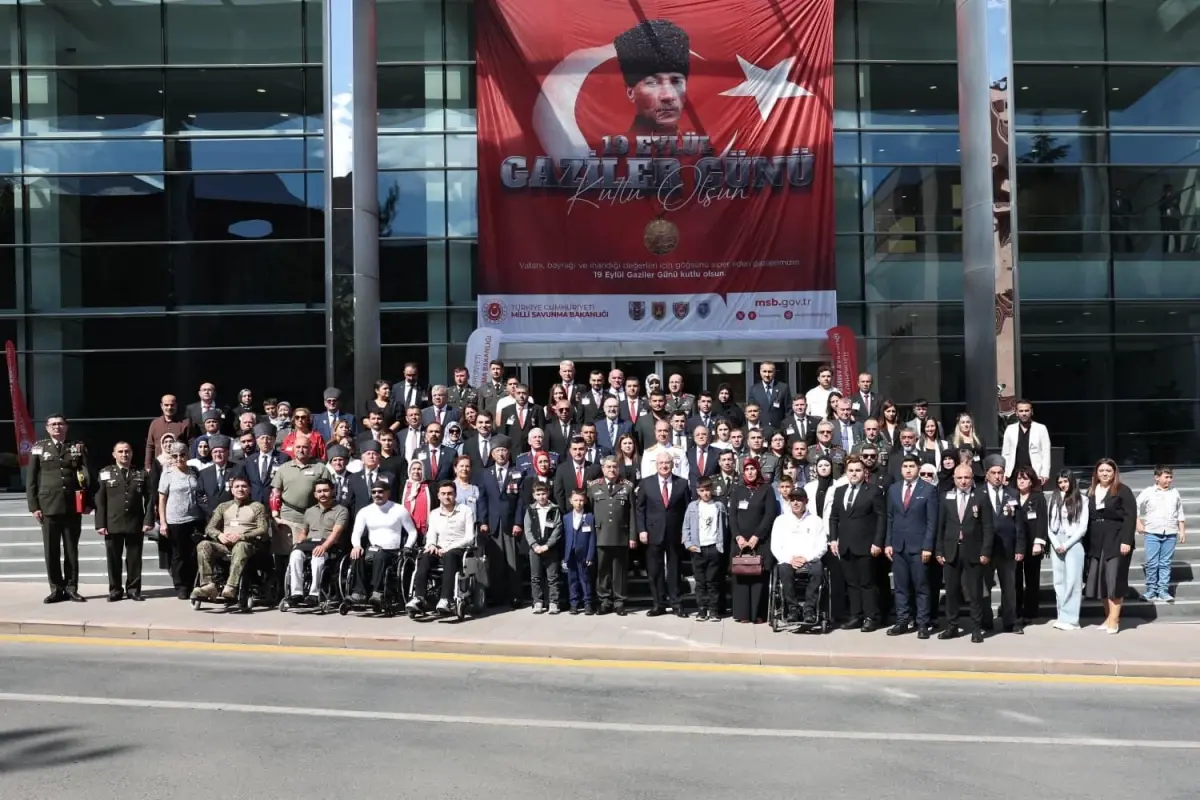 bakan guler hicbir teror orgutunun bolgede kok salmasina izin vermeyecegiz rN8P6MYF