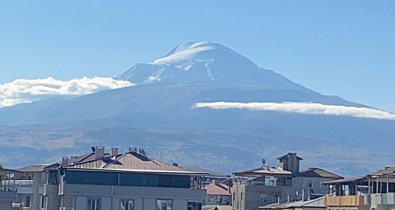 turkiyenin catisi beyazlara burundu BRt6tf3Y