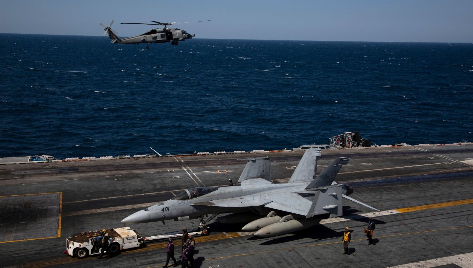 abd helikopteri ve savas ucagi guney cin denizinde dustu NTQrs1Xd.jpg