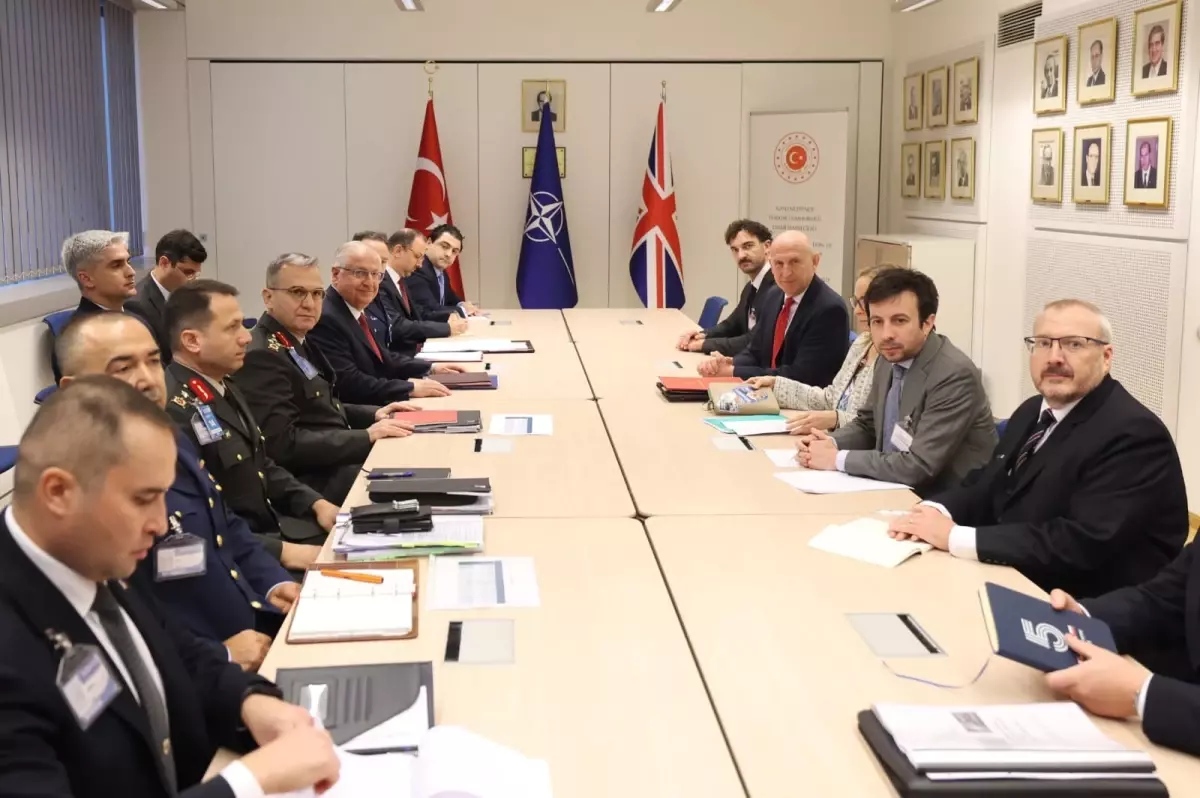 guler ve healey brukselde bir araya geldi NY5Lncsa.jpg