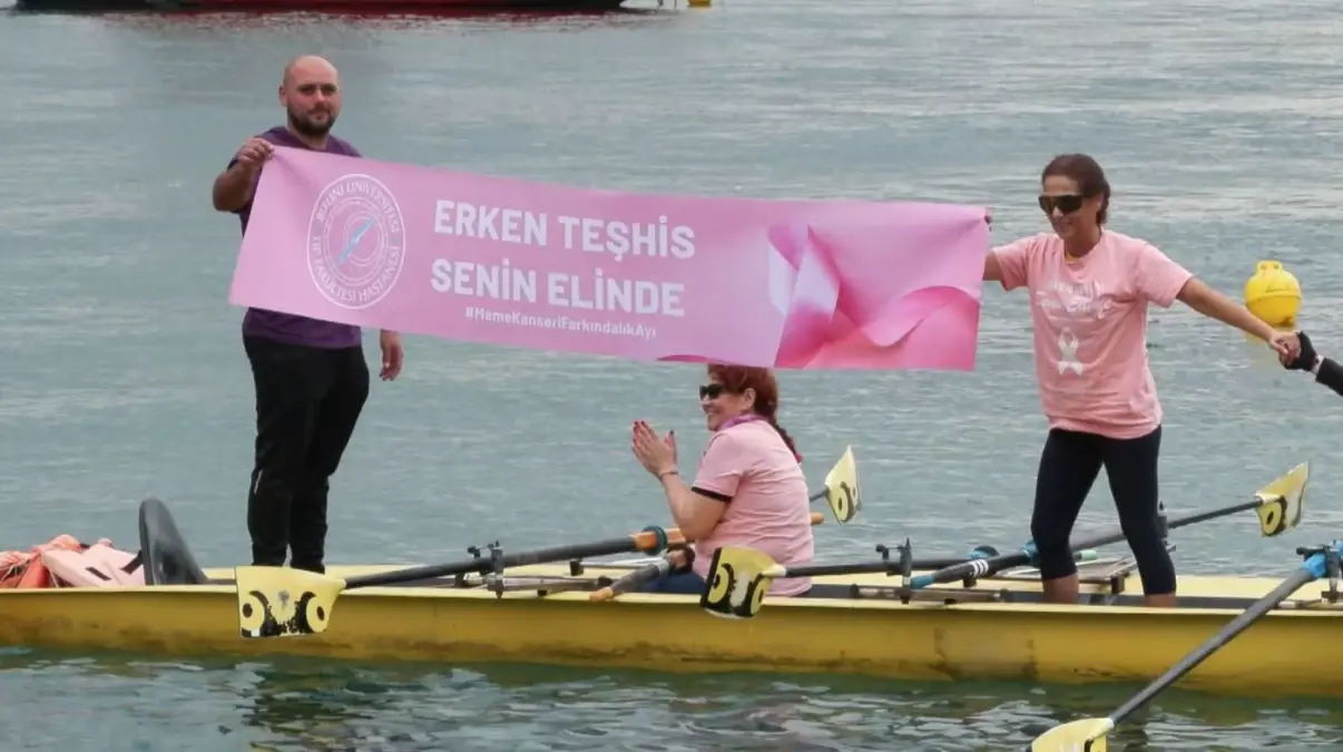 kadikoyde meme kanseri farkindaligi icin kurek etkinligi duzenlendi nrzB87Lm.jpg