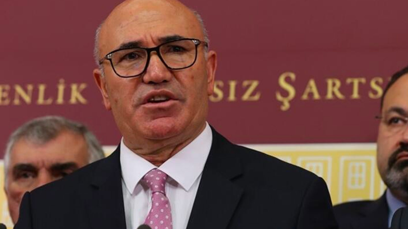 mahmut tanaldan yoke tepki siz hulusi akarin kizinin biyolojiden tip fakultesi gecisine hangi gerekceyle izin verdiniz Od1V9fDV.jpg