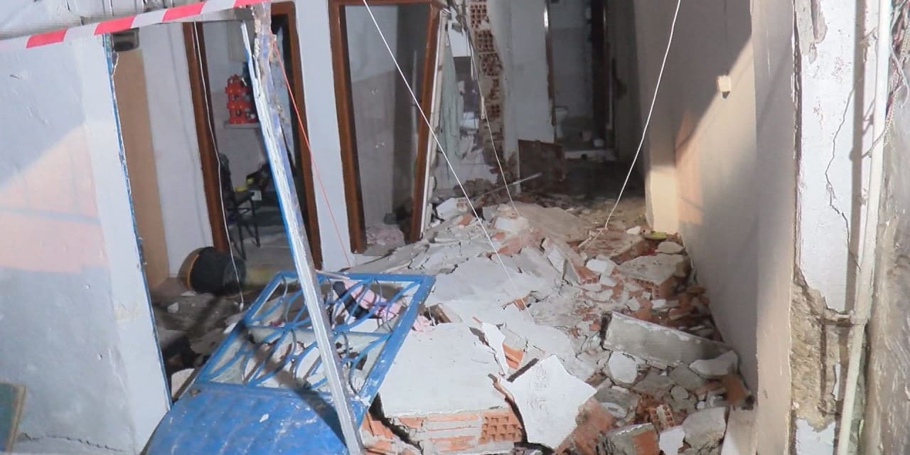 bagcilarda korkutan patlama 1i agir 3 yarali kIClW3YK.jpg