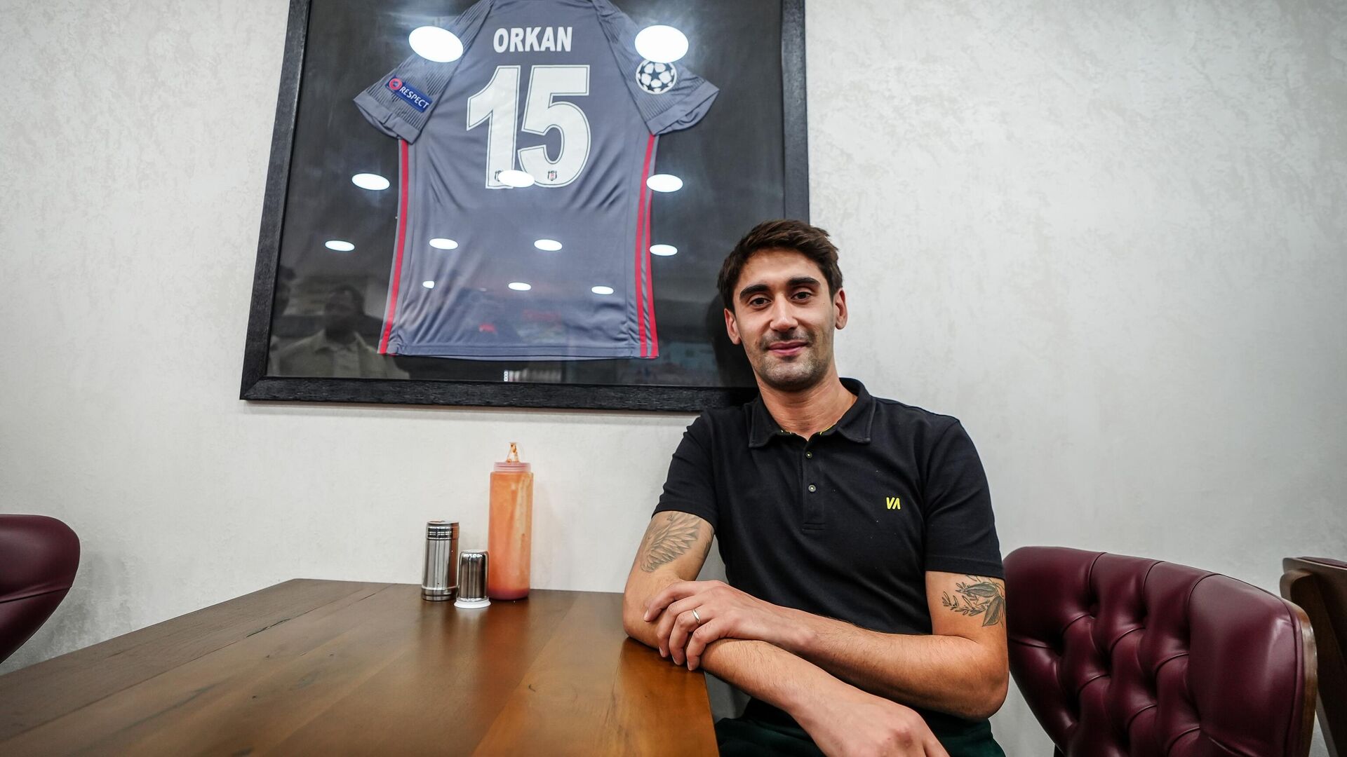 bir donem sampiyonlar liginde forma giyiyordu unlu futbolcu orkan cinar doner ustasi oldu nEnOU3K3.jpg