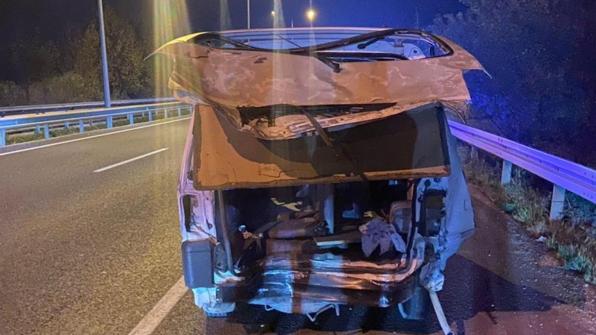 bursada kamyonet hafif ticari araca carpti 1 olu 4 yarali XtUpOgBS.jpg