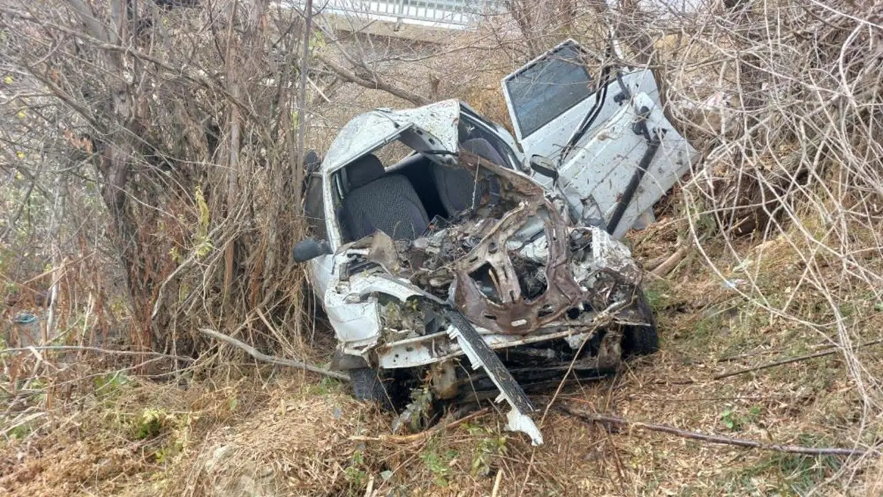 feci kaza anne oldu oglu agir yaralandi qD8wgKrb.jpg