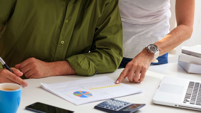 Piyasa Uzmanları: “Hisse Tut, TL’den Vazgeçme”