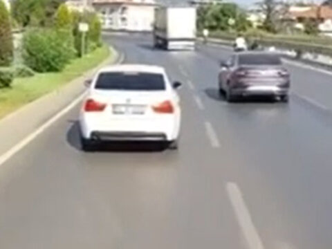 Kaza ihbarina giden itfaiyeye yol vermedi cezasi agir oldu jxEMkh1w